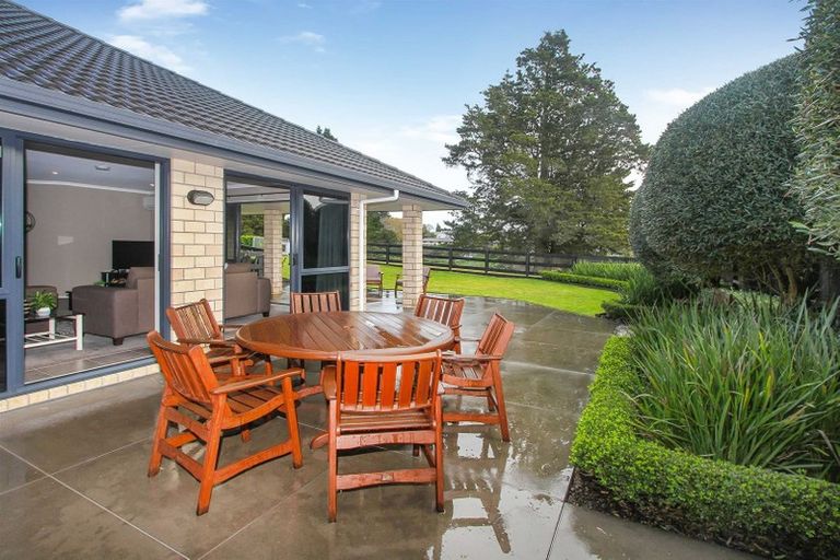 Photo of property in 35 Lough Bourne Drive, Pukekohe, 2120