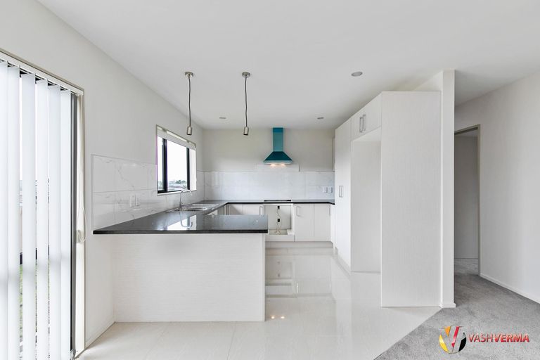 Photo of property in 93c Maplesden Drive, Clendon Park, Auckland, 2103