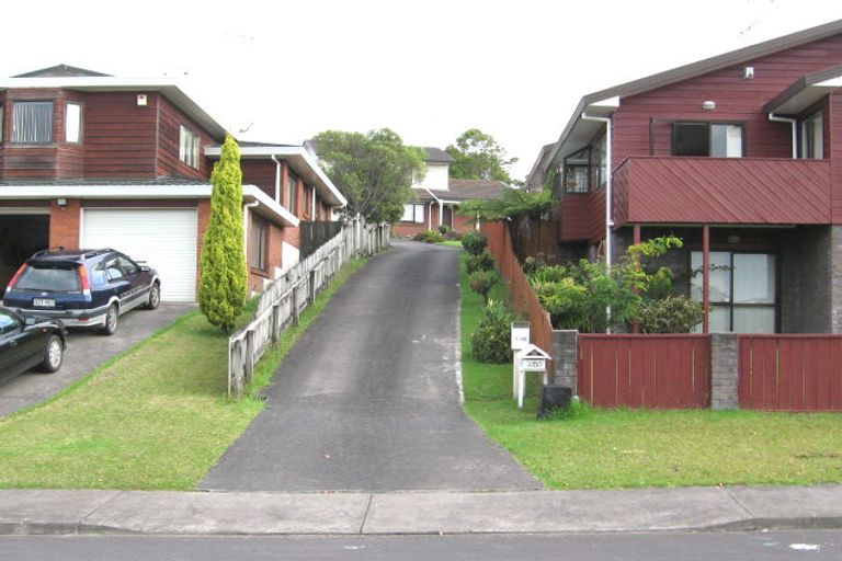 Photo of property in 2/80 Granville Drive, Massey, Auckland, 0614