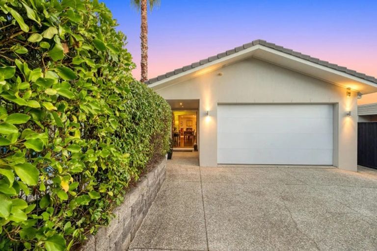 Photo of property in 11 Holly Way, Sunnyhills, Auckland, 2010