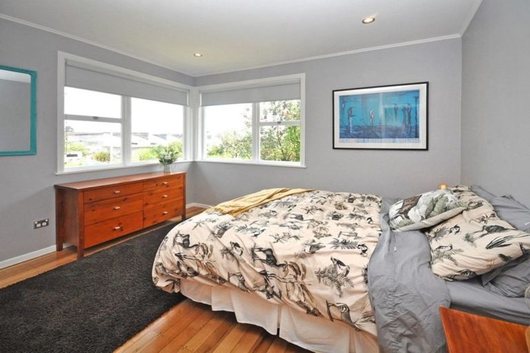 Photo of property in 1 Falkirk Street, Blockhouse Bay, Auckland, 0600