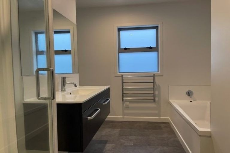 Photo of property in 1 Fender Close, Pyes Pa, Tauranga, 3112