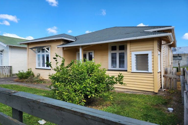 Photo of property in 24 Mcgiffert Street, Palmerston North, 4410
