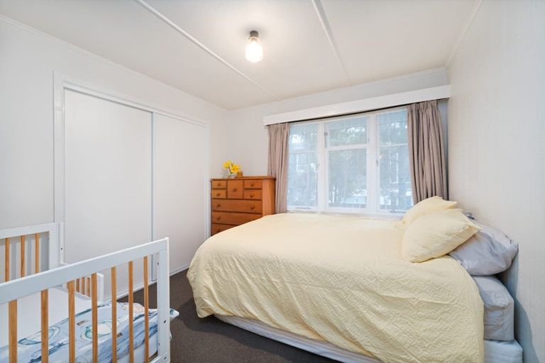 Photo of property in 3/99a View Road, Sunnyvale, Auckland, 0612