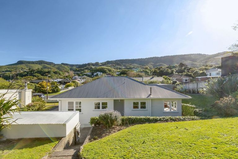 Photo of property in 9 Roy Street, Tawa, Wellington, 5028