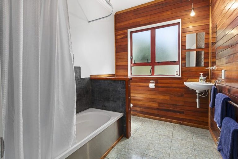 Photo of property in 27 Golf Road, Paraparaumu Beach, Paraparaumu, 5032