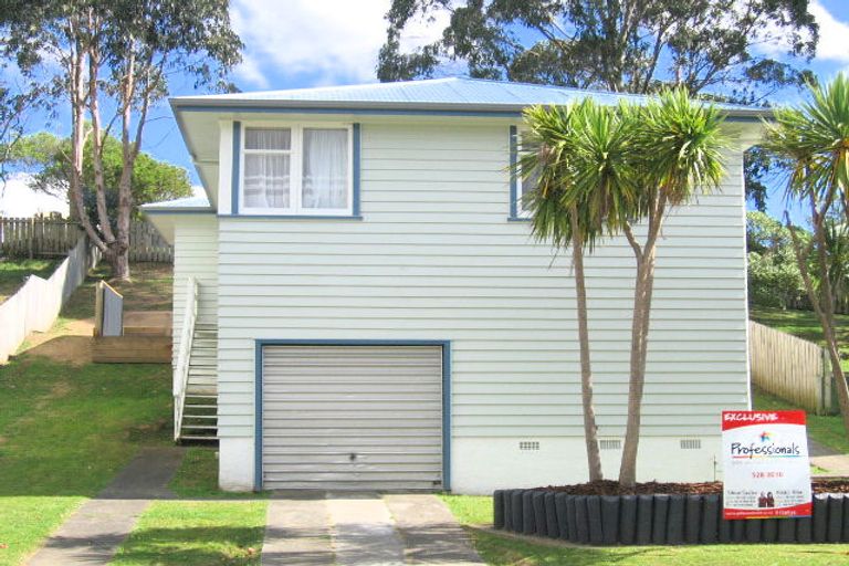 Photo of property in 27 Speargrass Grove, Timberlea, Upper Hutt, 5018