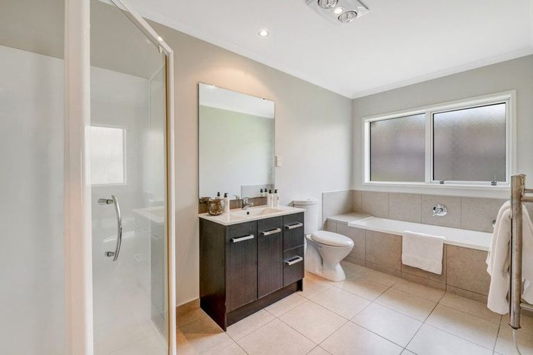 Photo of property in 128 Glendhu Road, Bayview, Auckland, 0629