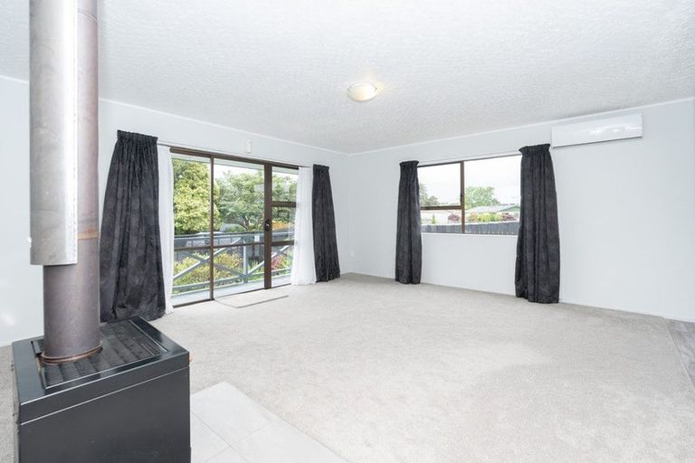 Photo of property in 2 Millar Place, Nawton, Hamilton, 3200