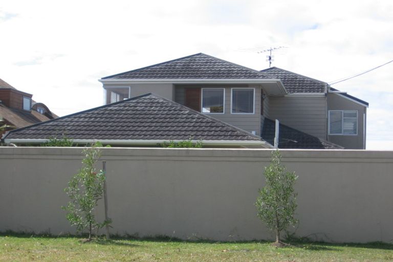 Photo of property in 1/29 Gulf View Road, Murrays Bay, Auckland, 0630