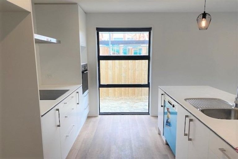 Photo of property in 5 Woodford Avenue, Woodend, 7610