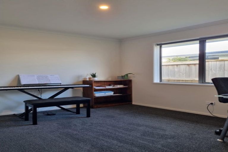 Photo of property in 28 Kitemaunga Avenue, One Tree Point, 0118