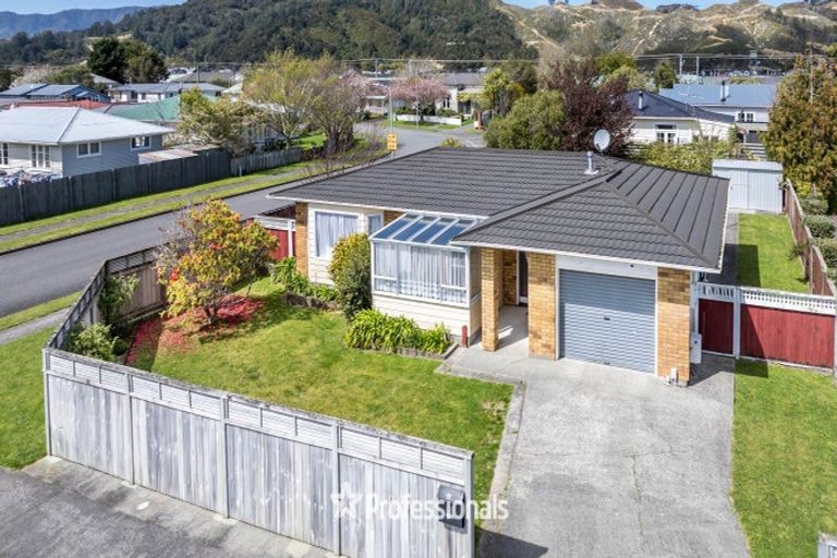 Photo of property in 49 Ararino Street, Trentham, Upper Hutt, 5018