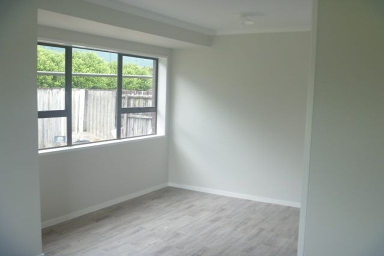 Photo of property in 2/2 Walter Strevens Drive, Conifer Grove, Takanini, 2112