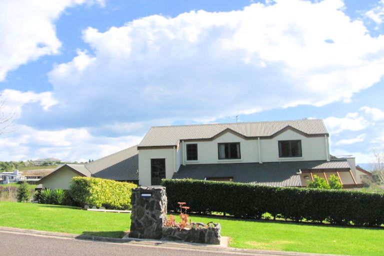 Photo of property in 1 Zapote Place, Ohauiti, Tauranga, 3112