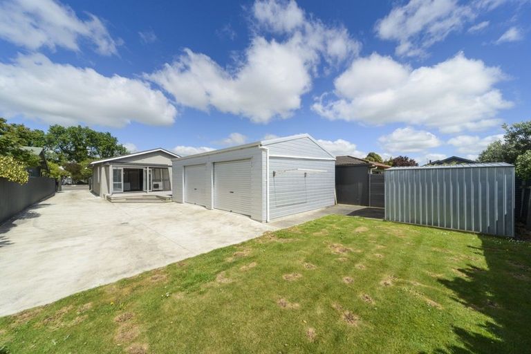 Photo of property in 11 Shamrock Street, Takaro, Palmerston North, 4412