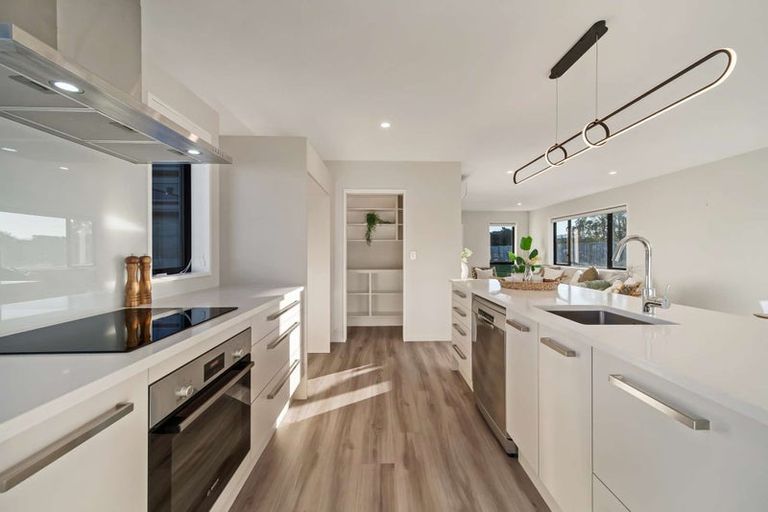 Photo of property in 1 Harrier Place, Amberley, 7410