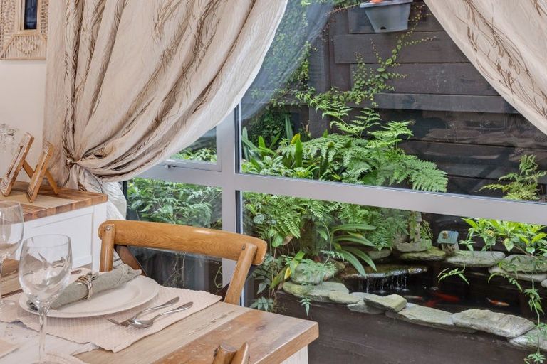 Photo of property in 5 Waihanga Way, Bucklands Beach, Auckland, 2014