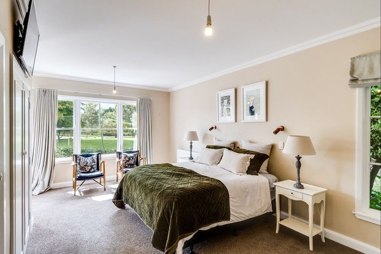 Photo of property in 32 Saint Andrews Road, Havelock North, 4130