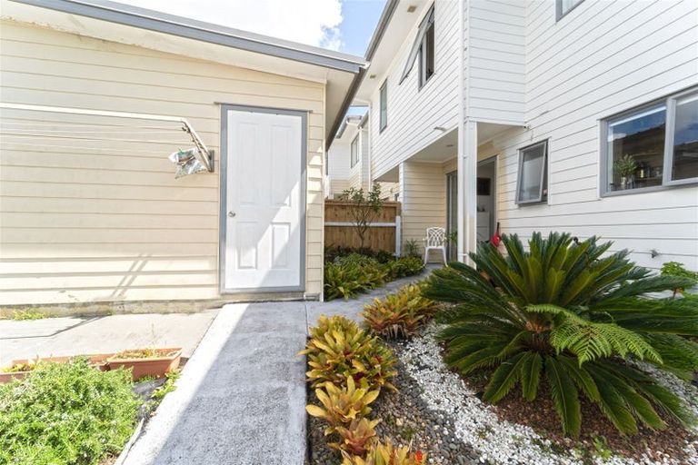 Photo of property in 11/3 Hulme Place, Henderson, Auckland, 0612