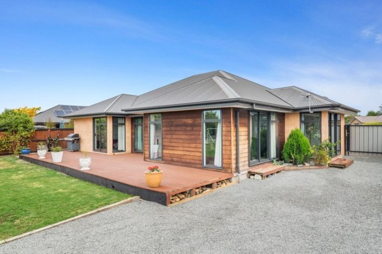 Photo of property in 23 Little Oaks Drive, Yaldhurst, Christchurch, 8042