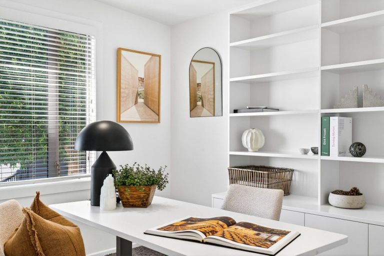 Photo of property in 40 Roslyn Road, Bluff Hill, Napier, 4110