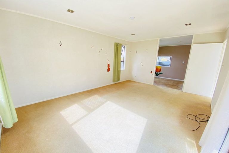Photo of property in 93 Stapleford Crescent, Browns Bay, Auckland, 0630