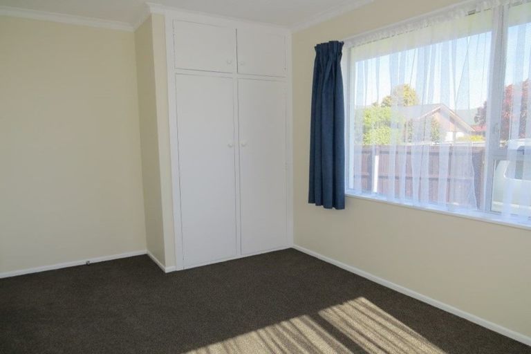Photo of property in 2/12 Wanstead Place, Woolston, Christchurch, 8062