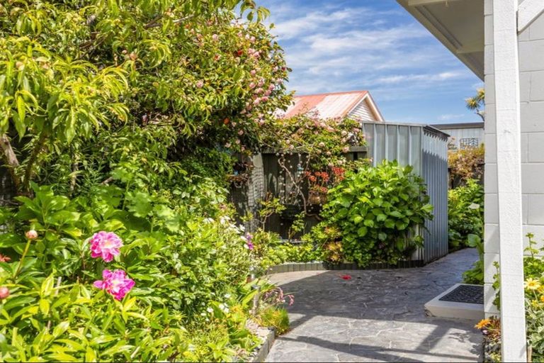 Photo of property in 2/18 Packe Street, Edgeware, Christchurch, 8013
