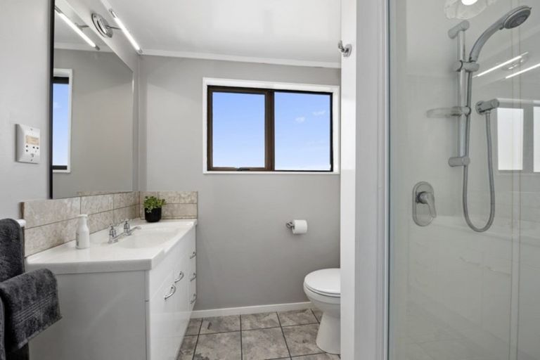 Photo of property in 6 Turon Crescent, Totara Park, Upper Hutt, 5018