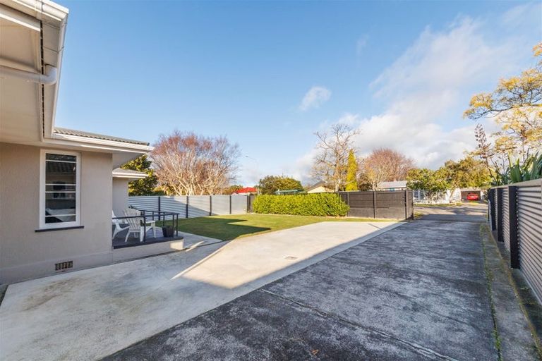 Photo of property in 41 Pahiatua Street, Hokowhitu, Palmerston North, 4410