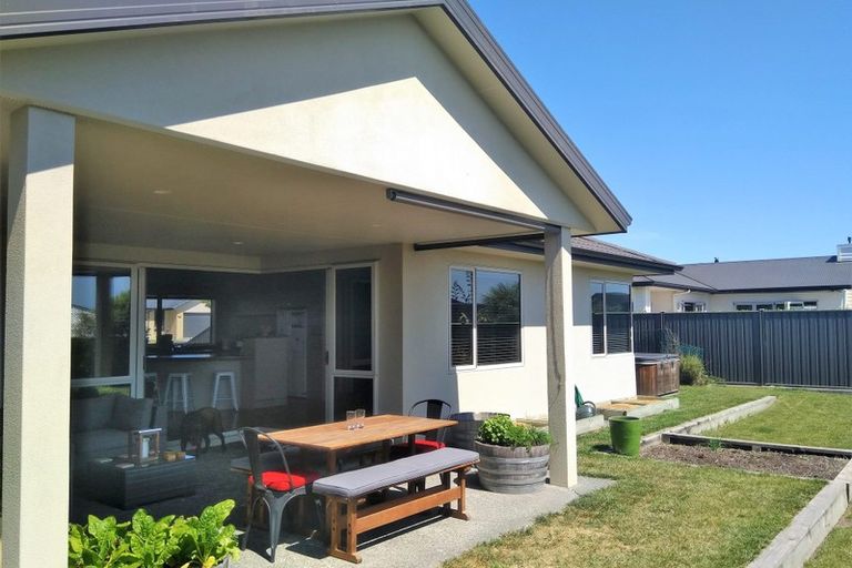Photo of property in 19 Karoola Place, Havelock North, 4130