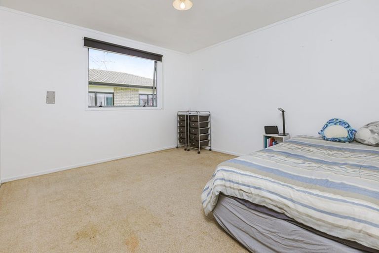 Photo of property in 2/56 Greenhaven Avenue, Opaheke, Papakura, 2113