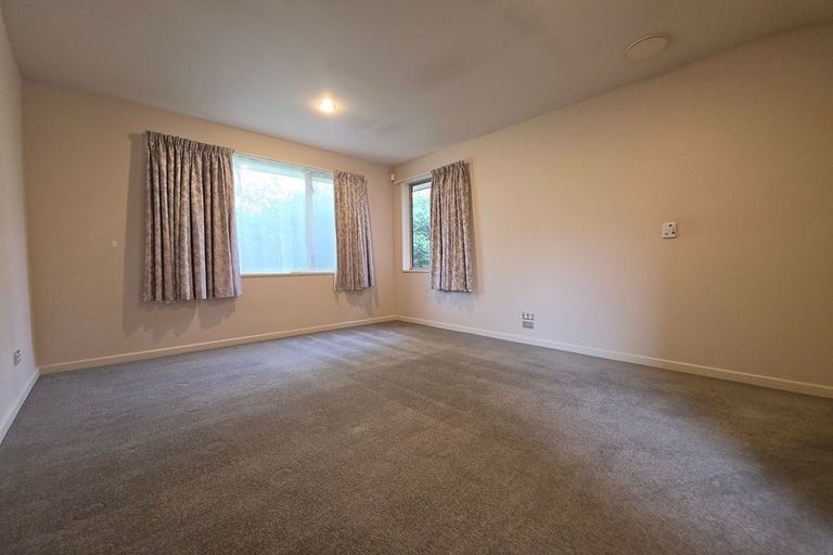 Photo of property in 135a Memorial Avenue, Burnside, Christchurch, 8053