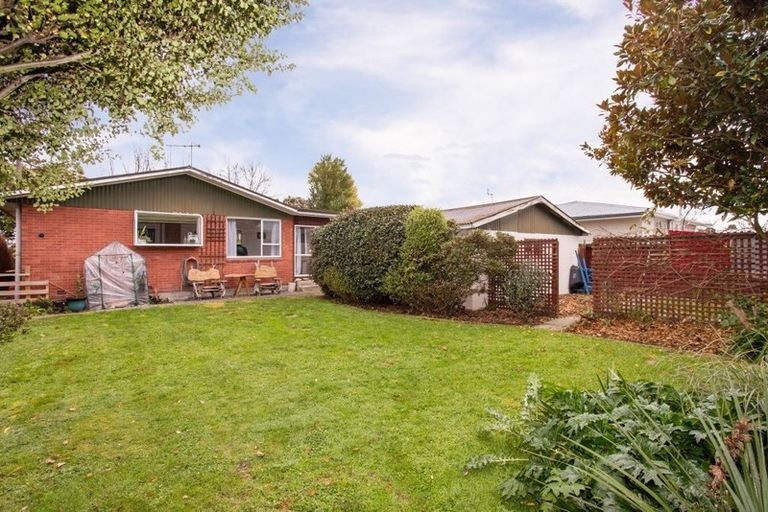 Photo of property in 8 Saffron Street, Bryndwr, Christchurch, 8053