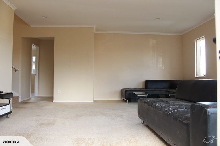 Photo of property in 4 Trotting Terrace, Fairview Heights, Auckland, 0632