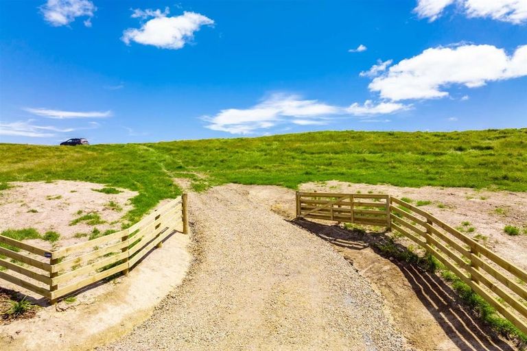 Photo of property in 268 Wairere Road, Paparoa, 0571