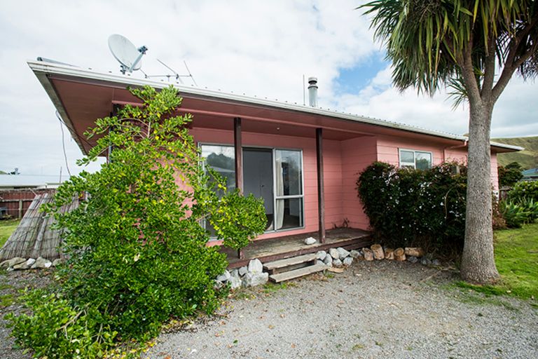 Photo of property in 53 Murdoch Road, Tamarau, Gisborne, 4010