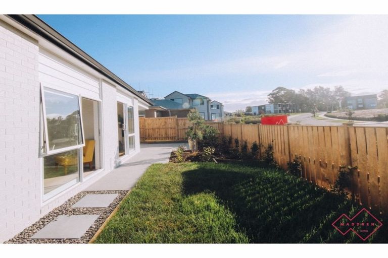 Photo of property in 31 Nellie Drive, Kumeu, 0810