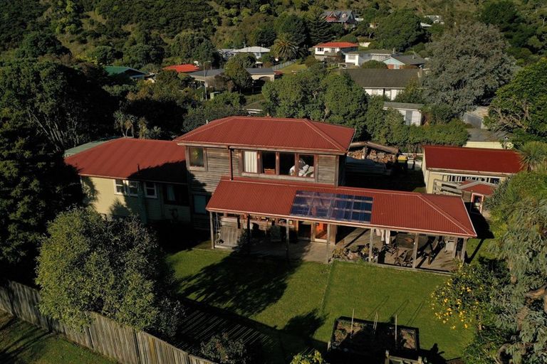 Photo of property in 5 Smith Street, Paekakariki, 5034