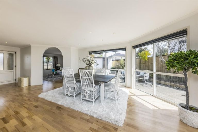 Photo of property in 16 Karson Place, Flat Bush, Auckland, 2016