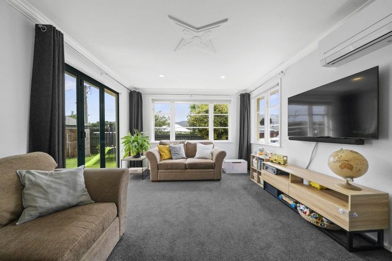 Photo of property in 1018 Fergusson Drive, Clouston Park, Upper Hutt, 5018