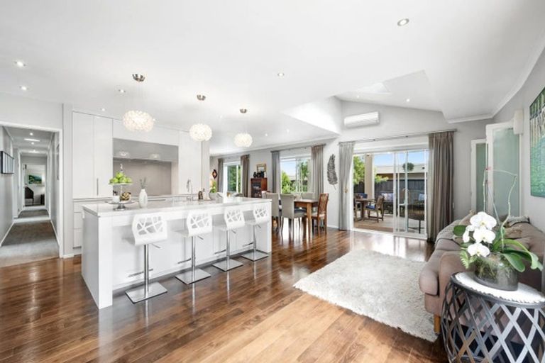 Photo of property in 11 Holly Way, Sunnyhills, Auckland, 2010