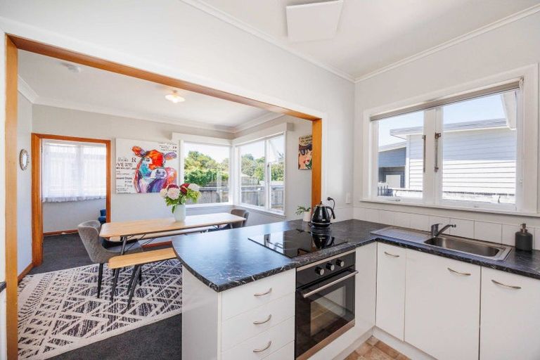 Photo of property in 30 Aberdeen Avenue, Takaro, Palmerston North, 4412