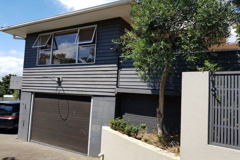 Photo of property in 51a Mellons Bay Road, Mellons Bay, Auckland, 2014