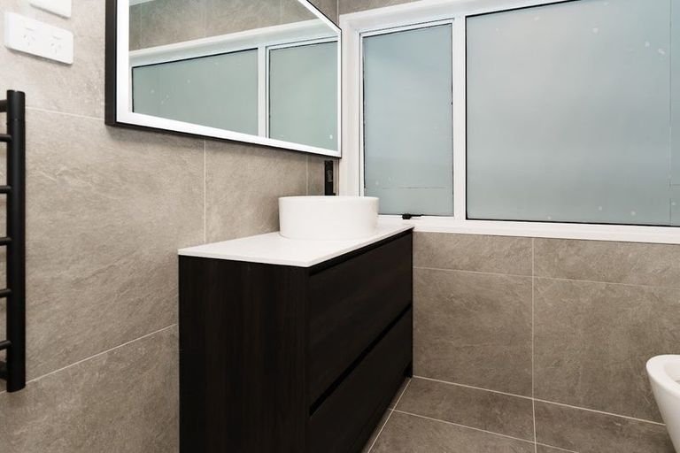 Photo of property in 26 Toru Street, Te Atatu Peninsula, Auckland, 0610