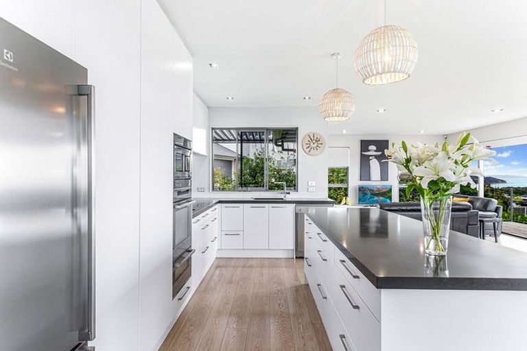 Photo of property in 32 Manhattan Rise, Orewa, 0931