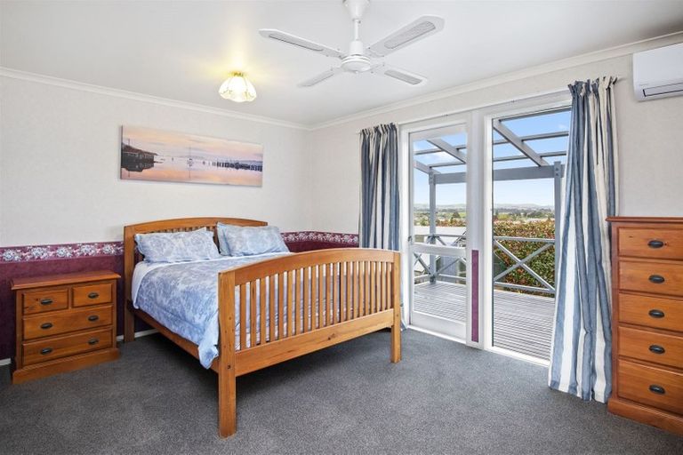 Photo of property in 3 Bella Villa Drive, Waiuku, 2123