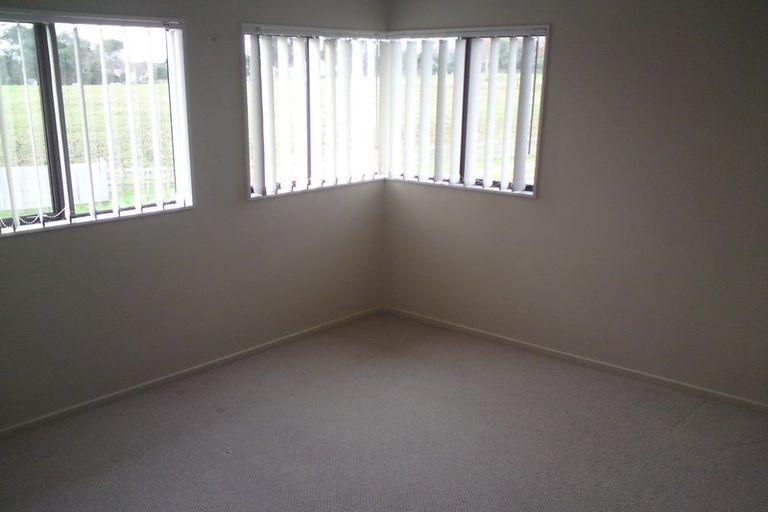 Photo of property in 8 Misty Valley Drive, Henderson, Auckland, 0612