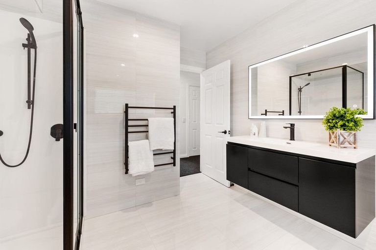 Photo of property in 2/12 Bannings Way, Hobsonville, Auckland, 0618